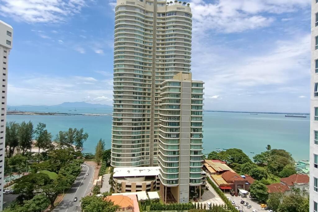 Family Suites At Mansion One By Maj George Town  Kültér fotó