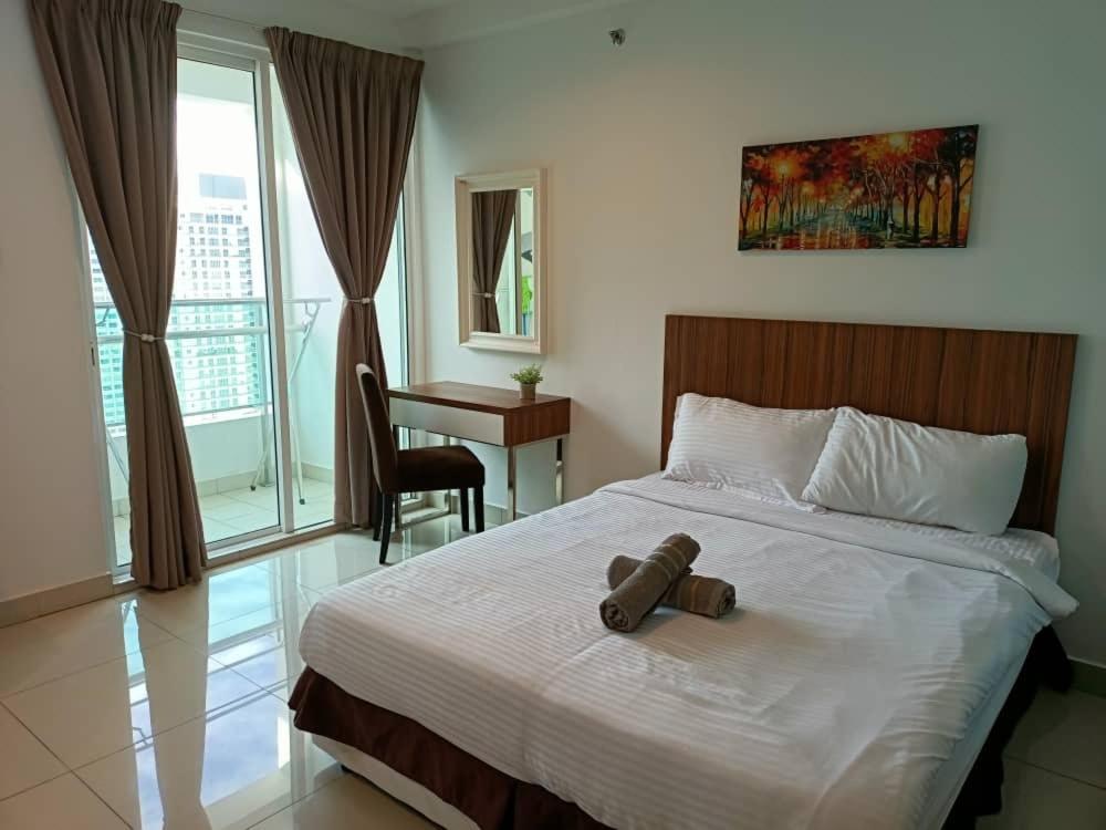 Family Suites At Mansion One By Maj George Town  Kültér fotó