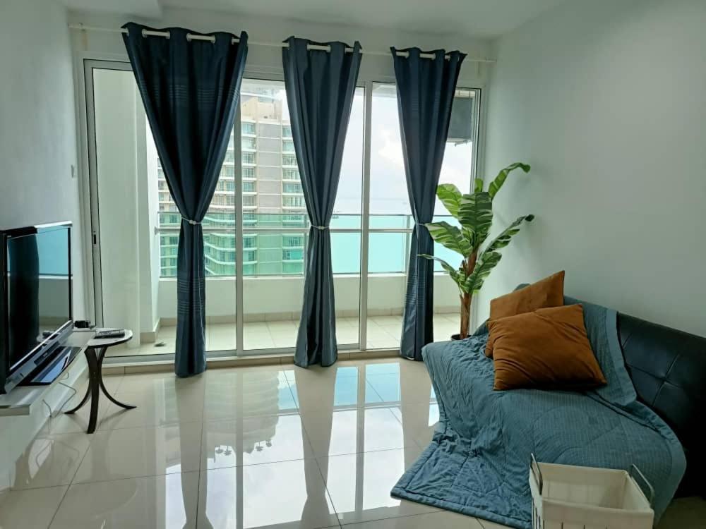 Family Suites At Mansion One By Maj George Town  Kültér fotó