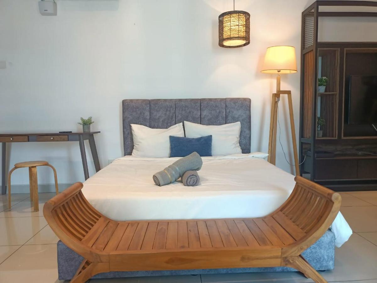 Family Suites At Mansion One By Maj George Town  Kültér fotó