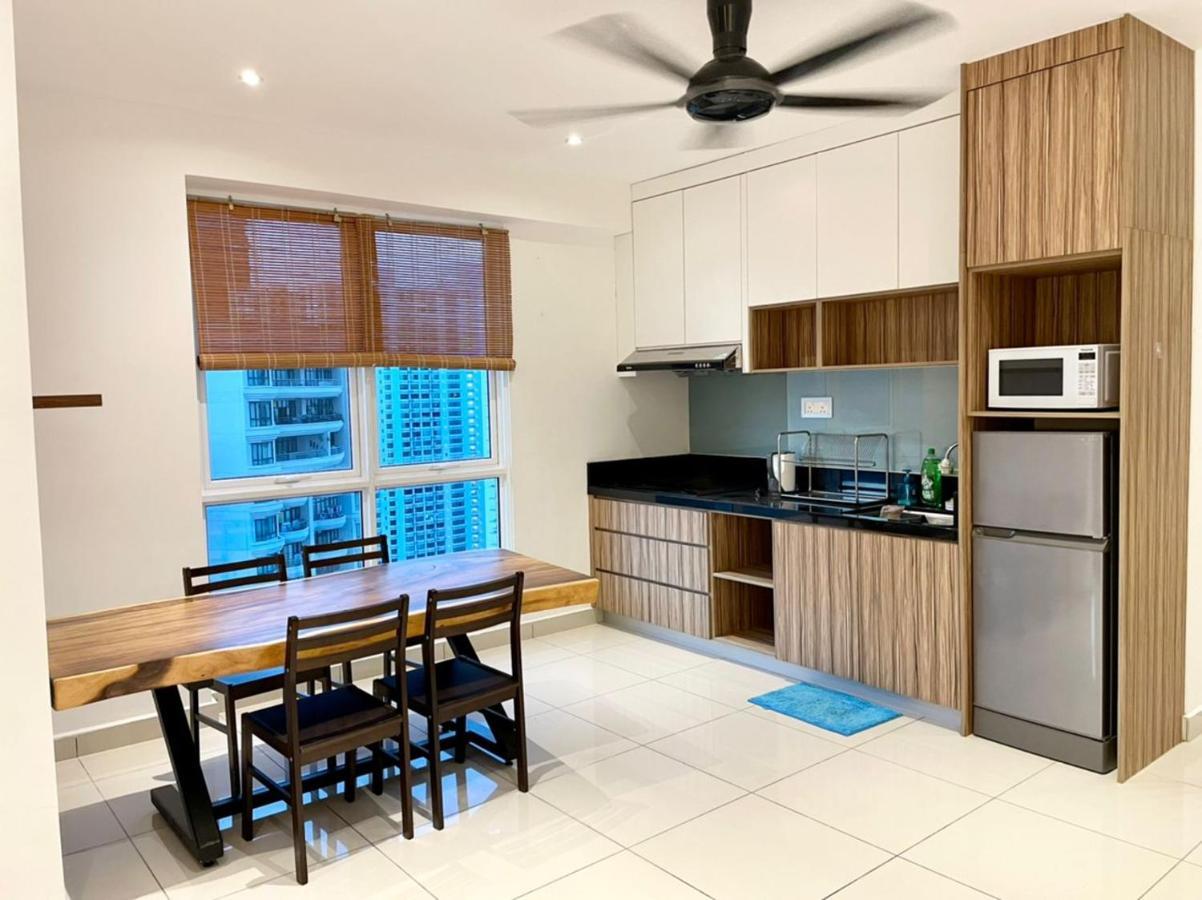 Family Suites At Mansion One By Maj George Town  Kültér fotó