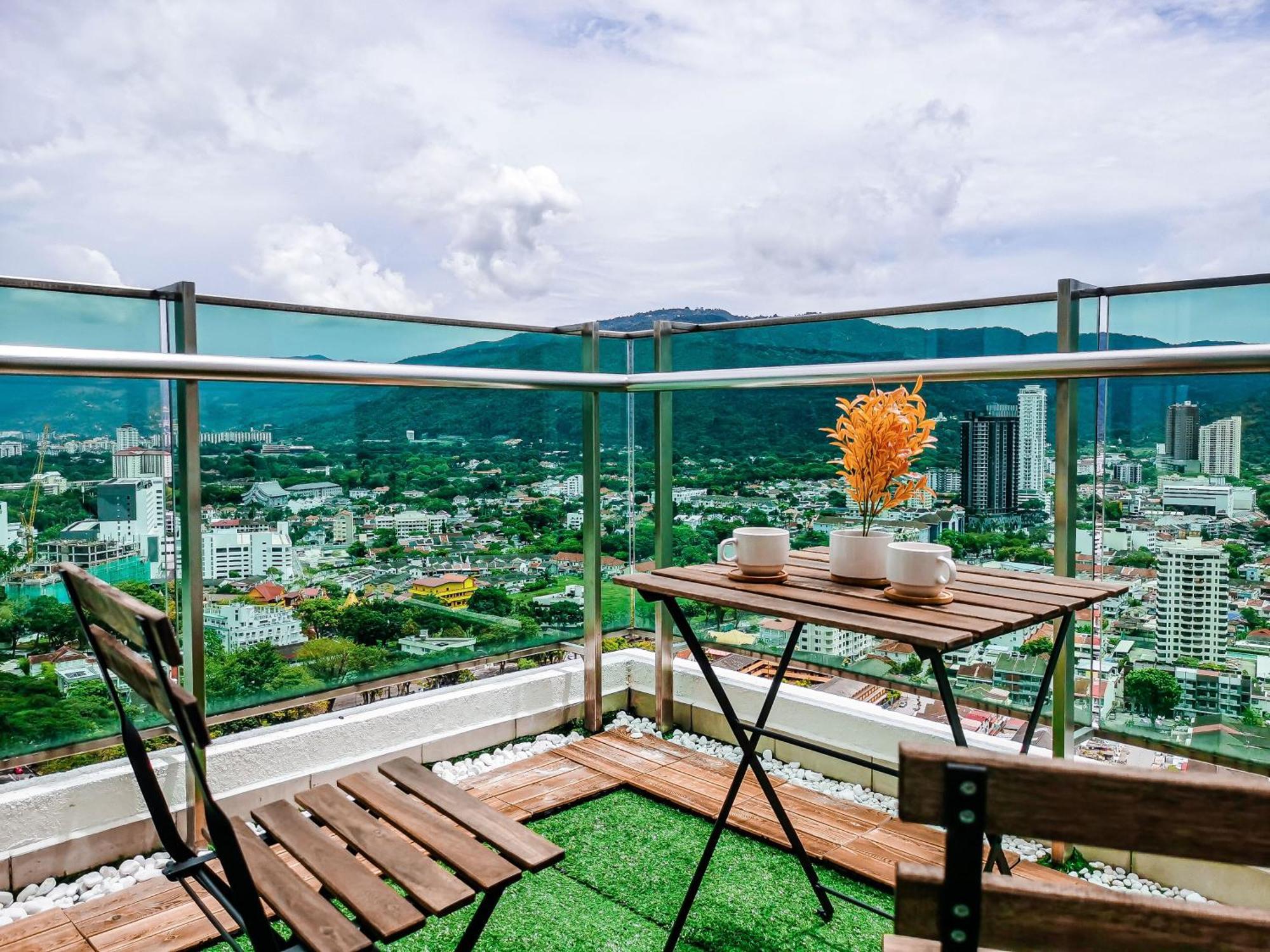 Family Suites At Mansion One By Maj George Town  Kültér fotó