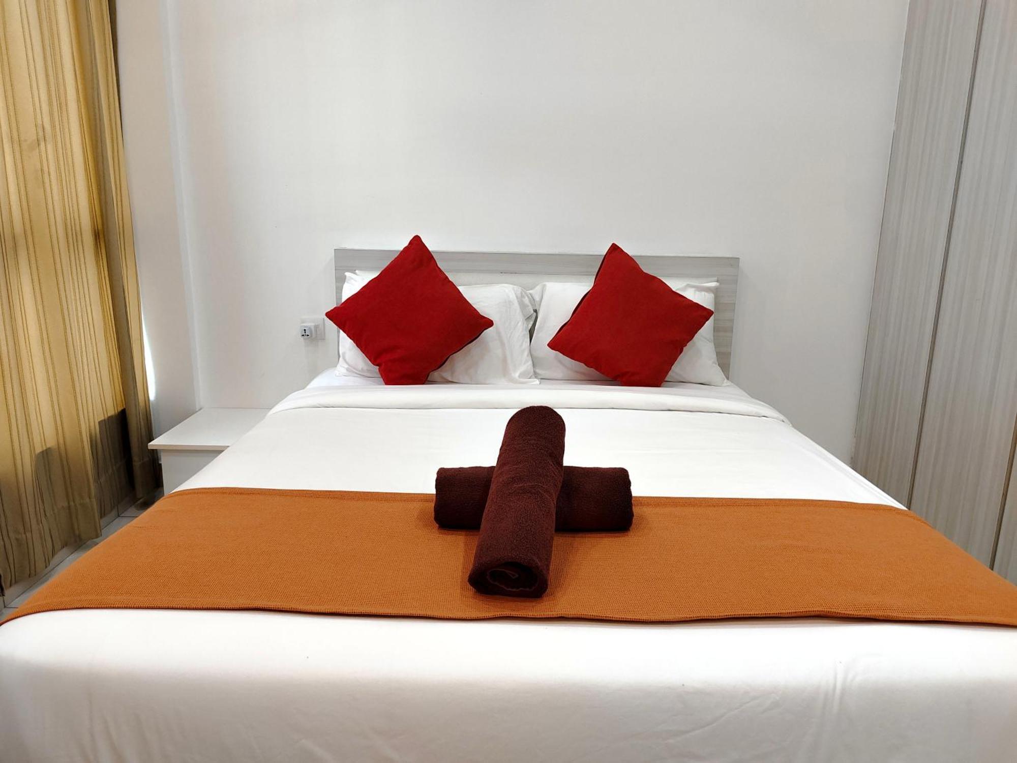 Family Suites At Mansion One By Maj George Town  Kültér fotó